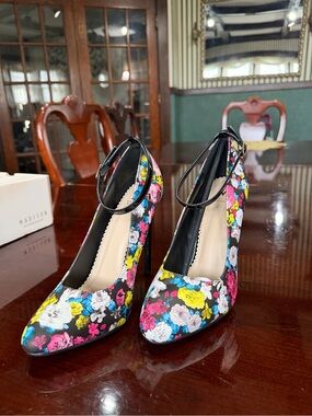 Shoedazzle “Madison” Black Multi Floral Pointed-Toe Patent Ankle-Strap Pumps